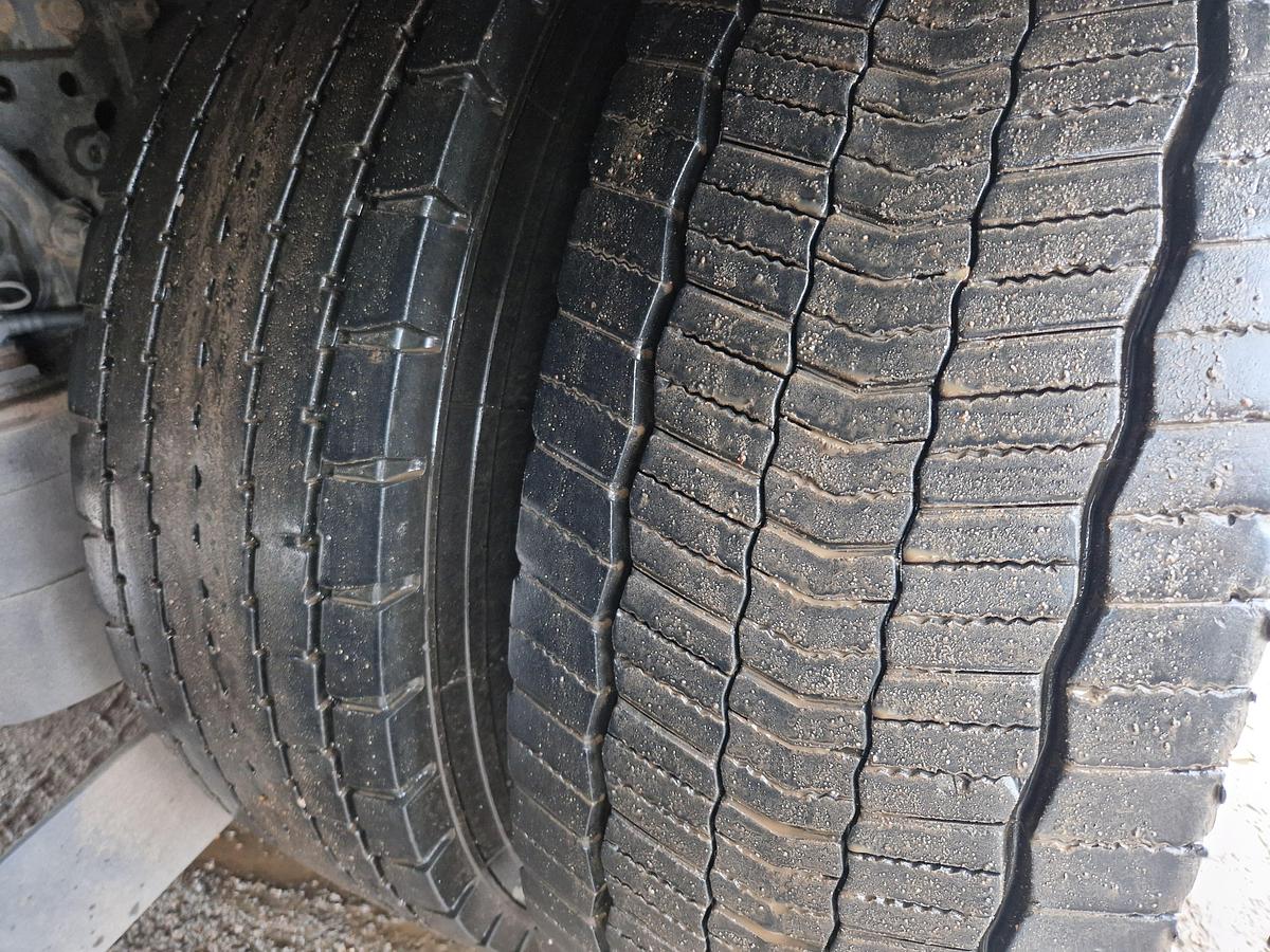 Used 2018 (18) Mercedes Arocs 3240 8x2 Rearlift Beavertail