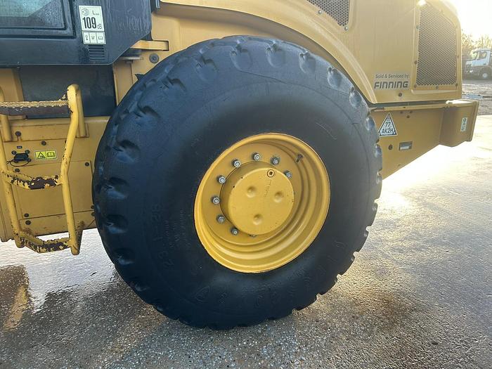 Used CAT CS76B Roller