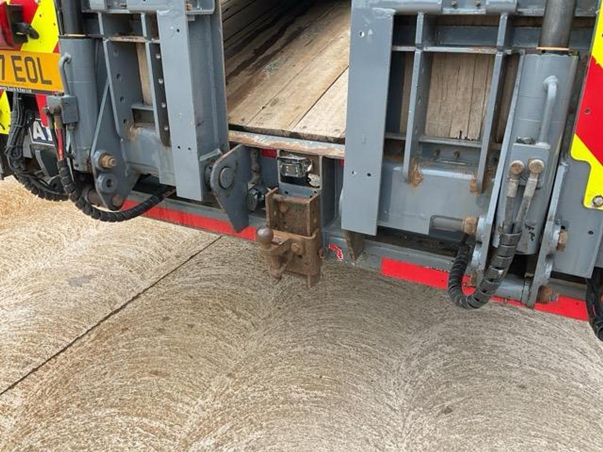 Used 2017 Mercedes Arocs 3240 8x2 Cheesewedge Beavertail