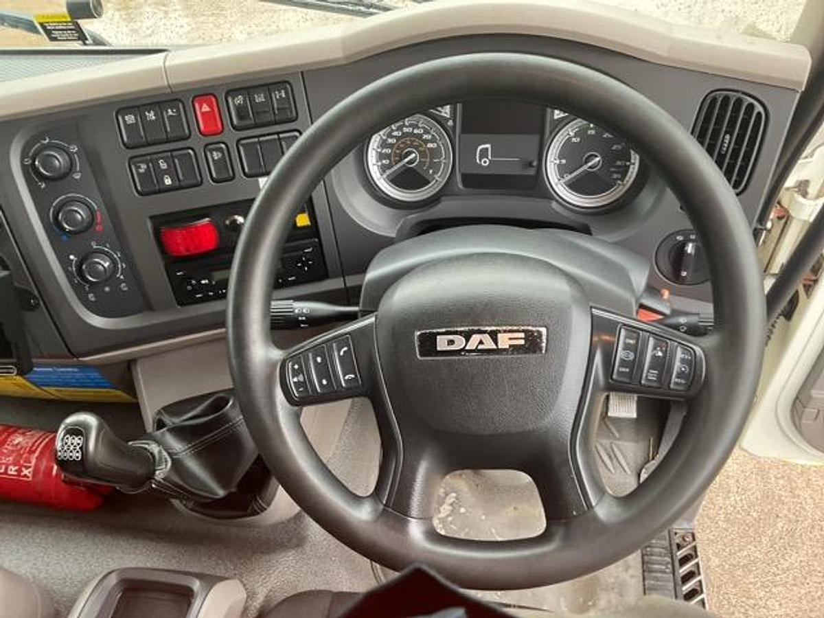 Used 2018 DAF LF230 4x2 Beavertail