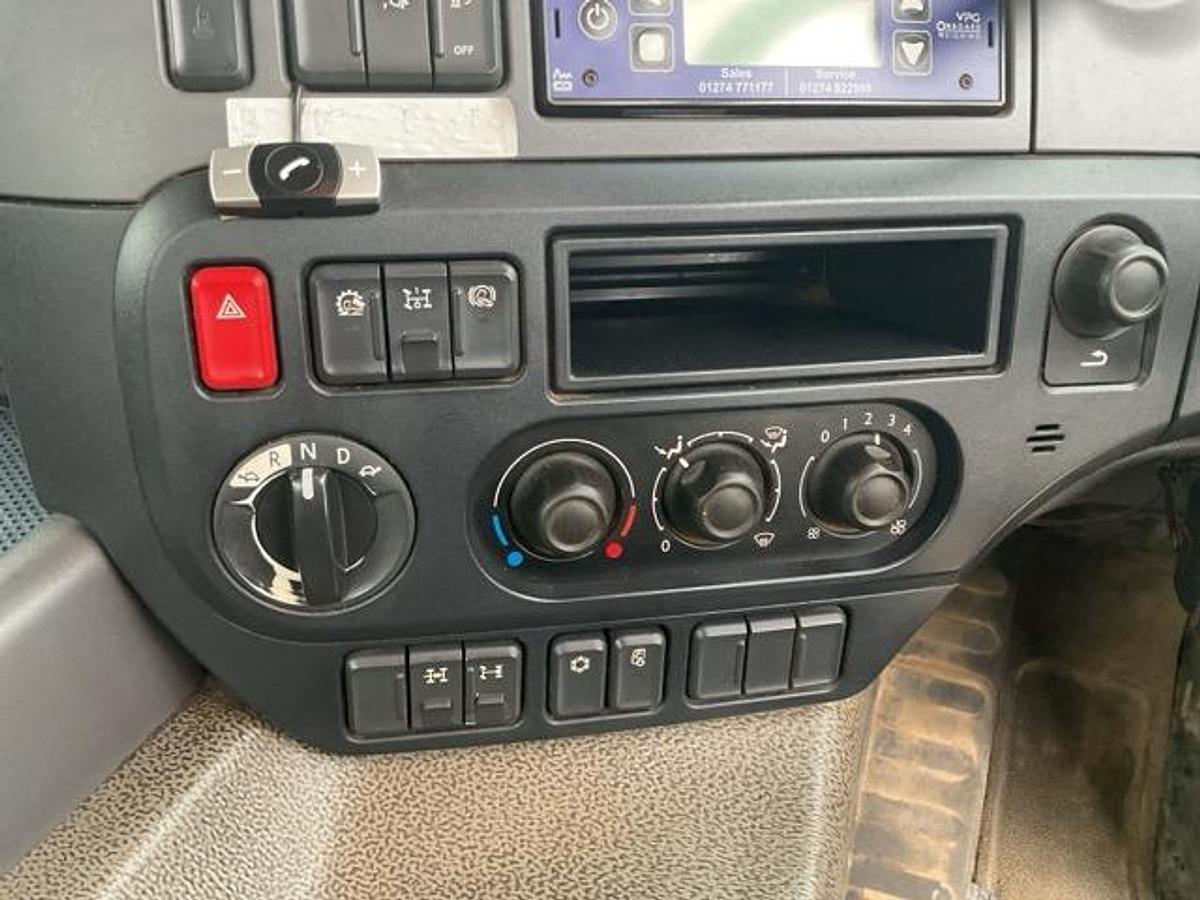 Used 2016 DAF CF400 8x4 Steel Tipper Grab