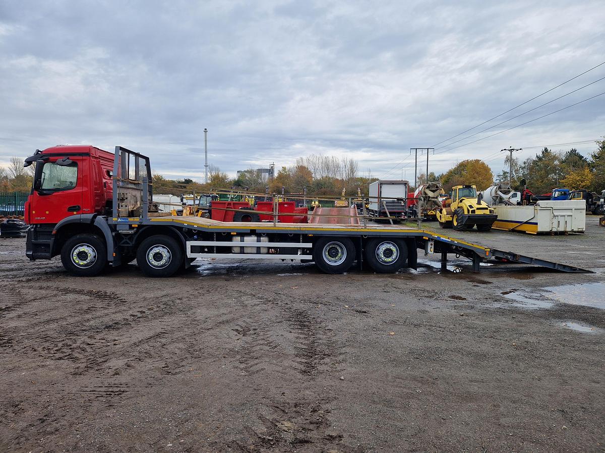 Used 2018 (18) Mercedes Arocs 3240 8x2 Rearlift Beavertail