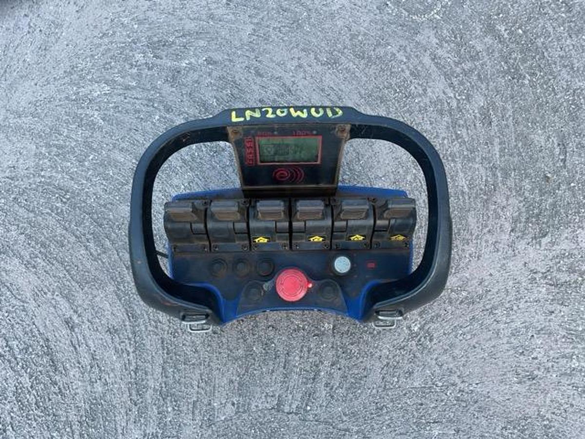 Used 2020 Mercedes Arocs 2535 Flatbed Crane Lorry