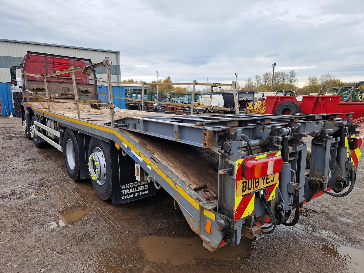 Used 2018 (18) Mercedes Arocs 3240 8x2 Rearlift Beavertail