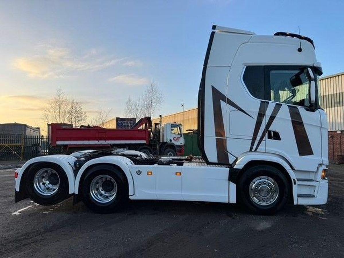 Used 2025 (25) Scania S770 V8 6x2 Rearlift