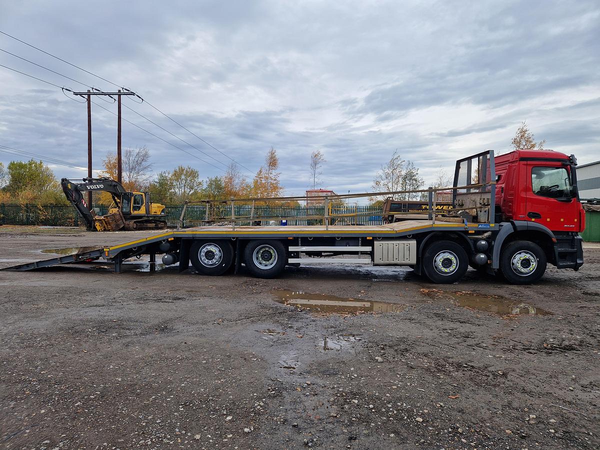 Used 2018 (18) Mercedes Arocs 3240 8x2 Rearlift Beavertail