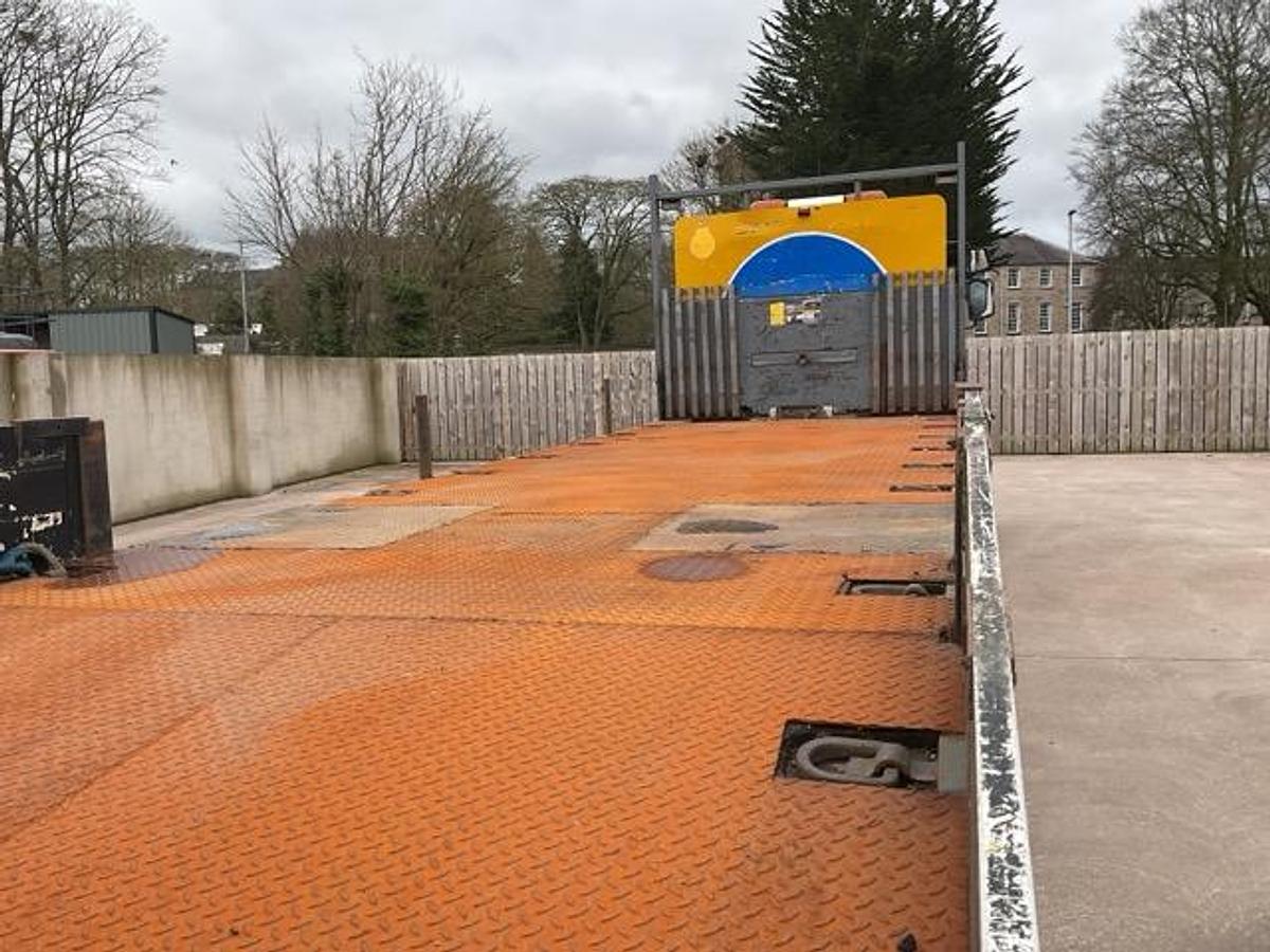 Used 2010 DAF LF55.220 4x2 Beavertail