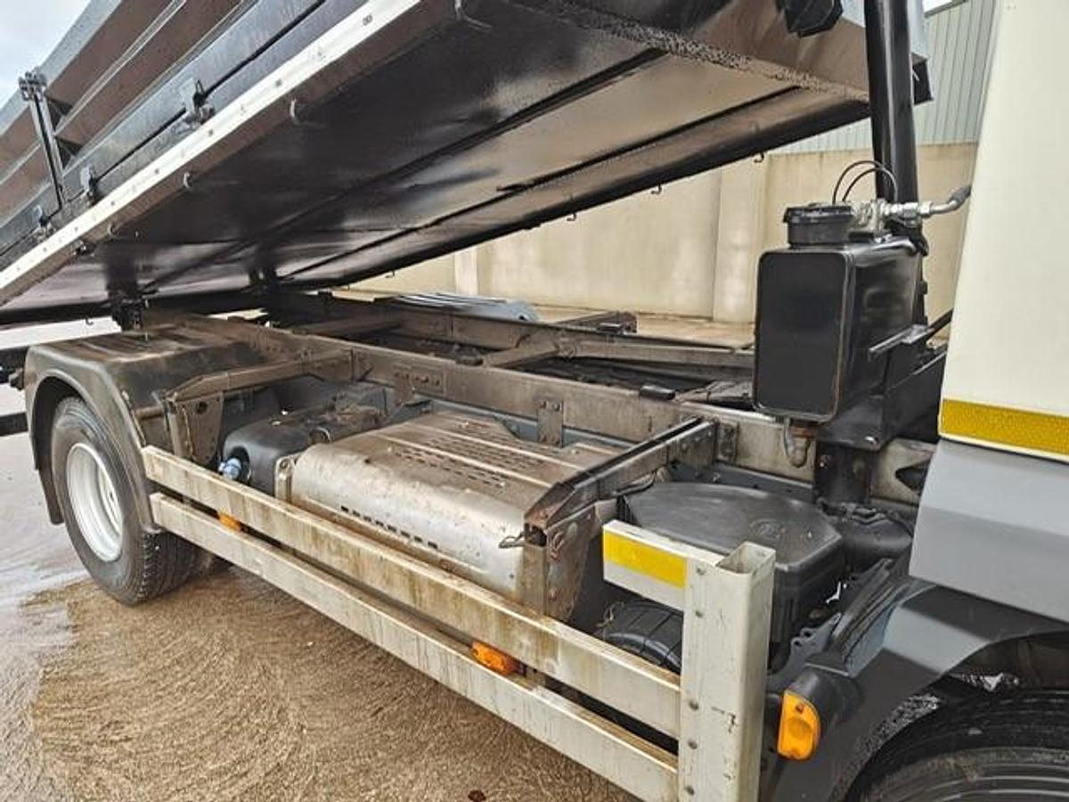 Used 2022 DAF LF180 4x2 Dopside Tipper