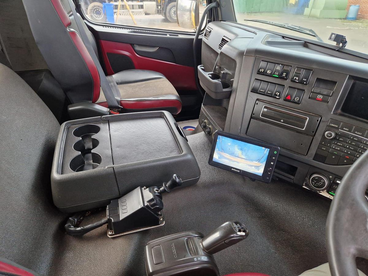 Used 2016 Volvo FMX420 8x4 Steel Tipper