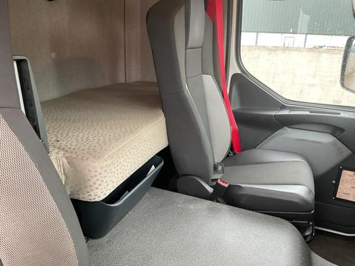 Used 2021 Renault D250 4x2 Boxvan