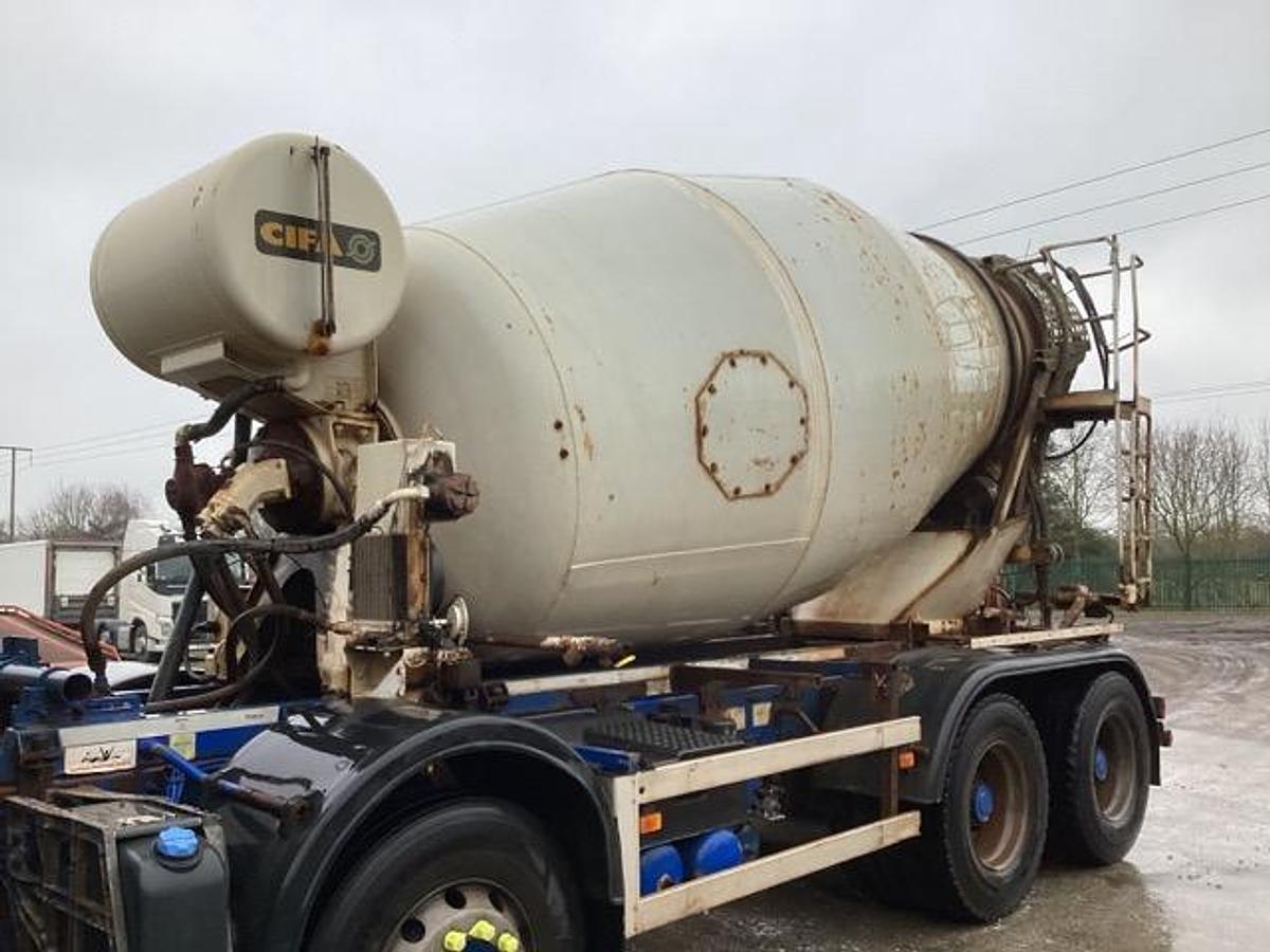 Used 2016 Renault C430 8x4 Concrete Mixer