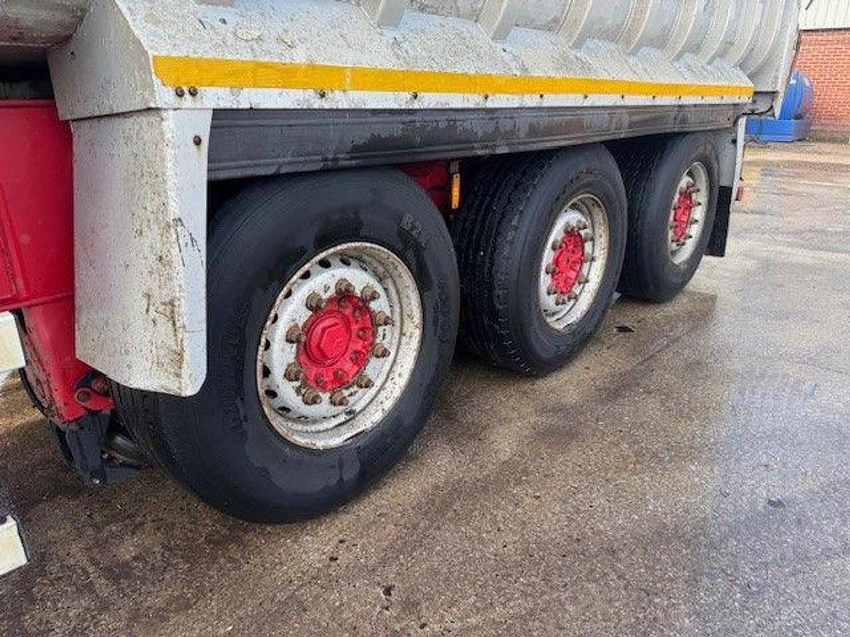 Used 2016 Montracon Tri Axle Alloy Bulk Tipping Trailer