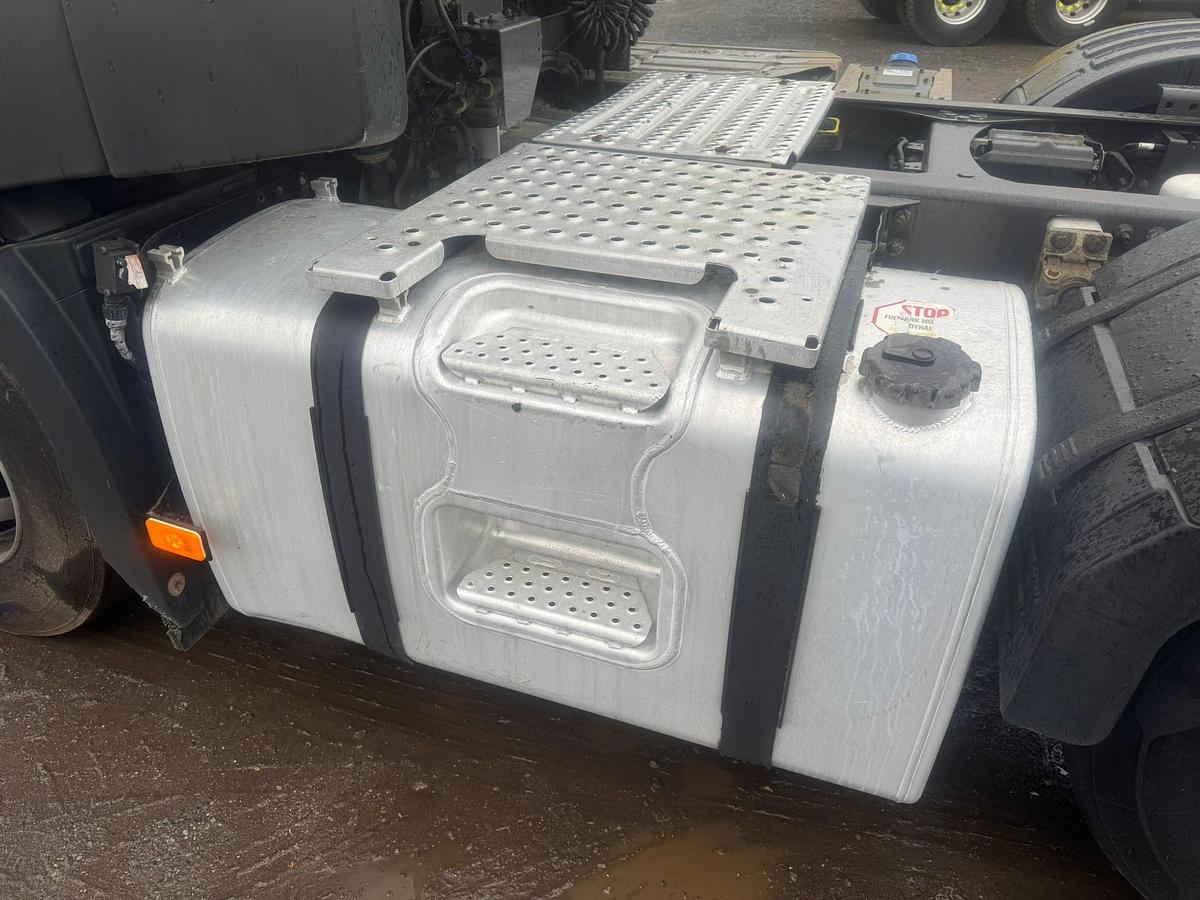 Used 2020 (20) Volvo FM460 G/T 6x2 Midlift