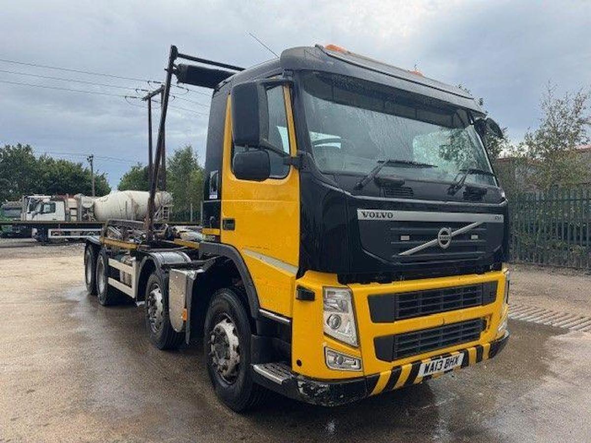 Used 2013 (13) Volvo FM380 8x4 Hookloader