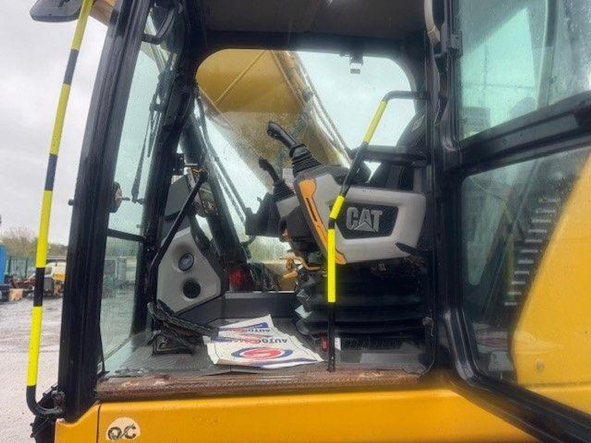 Used 2019 CAT 320 Tracked Excavator