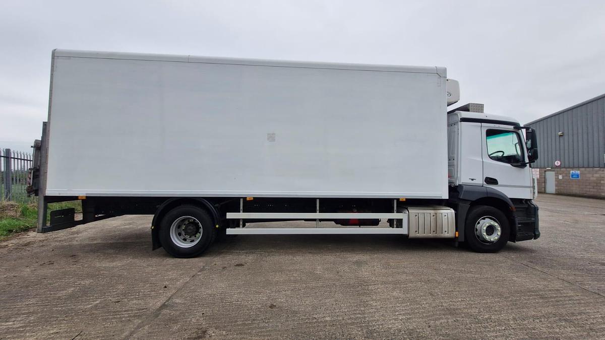 Used 2015 Mercedes 1824 4x2 Fridge