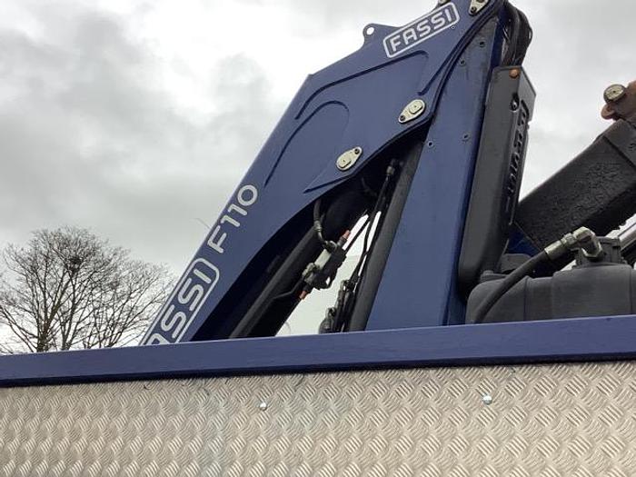 Used 2018 Renault C320 6x2 Flabed with Crane