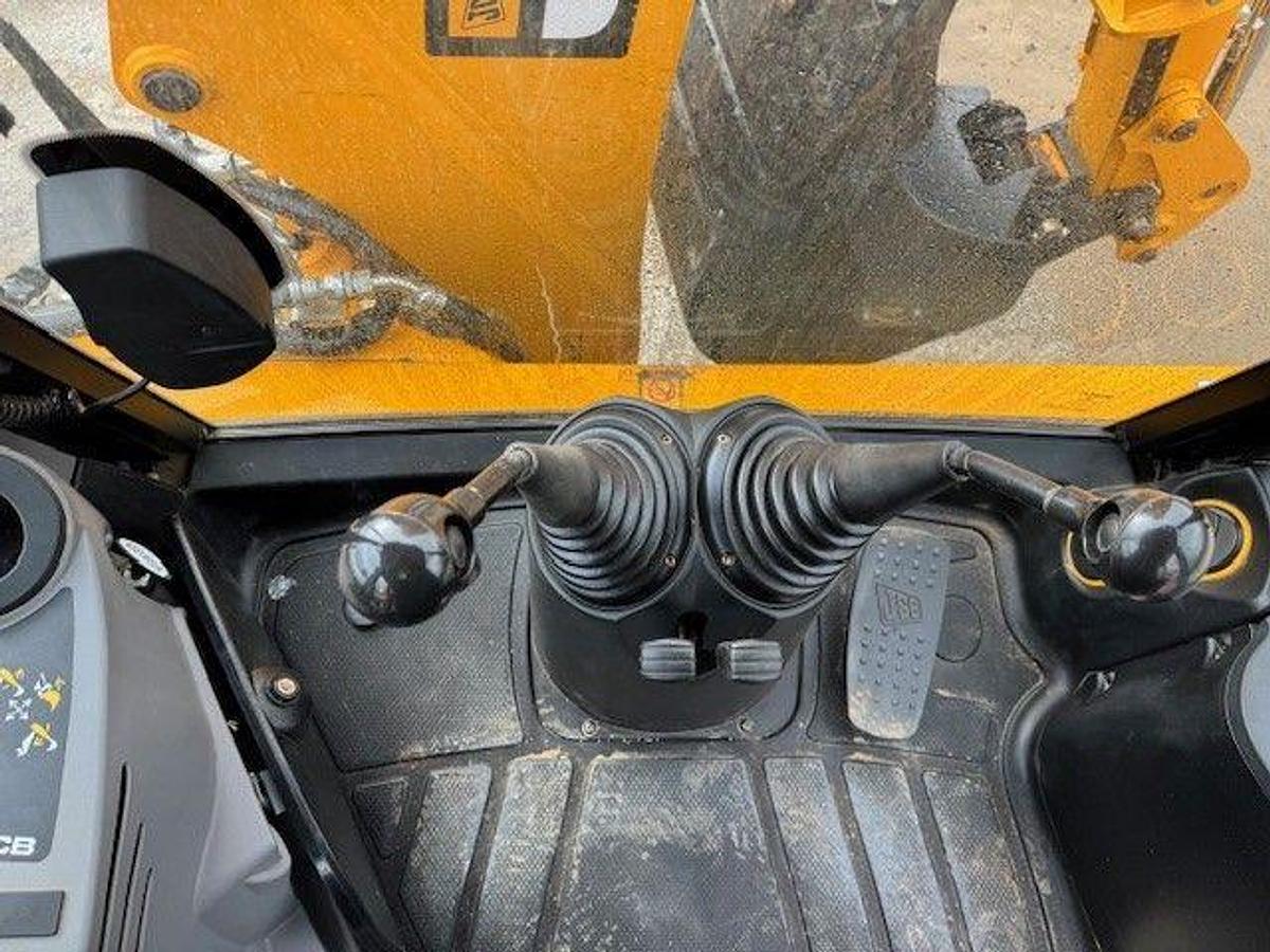 Used 2024 JCB 3CX Sitemaster Backhoe Loader