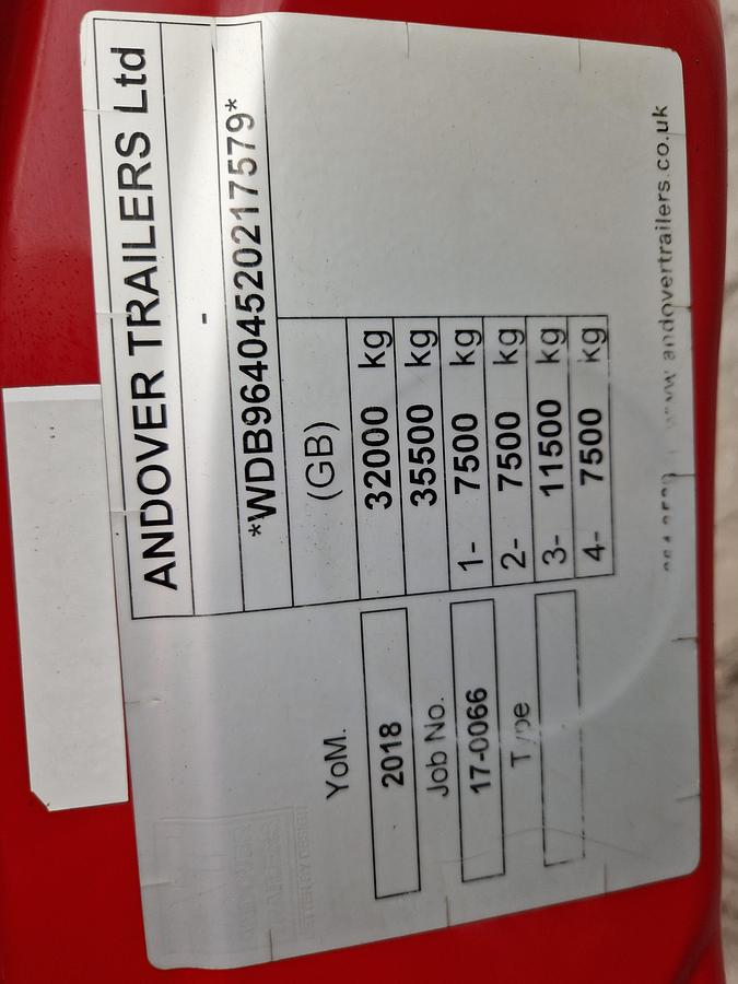 Used 2018 (18) Mercedes Arocs 3240 8x2 Rearlift Beavertail