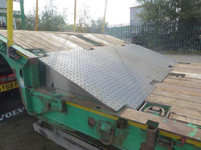 Used 2015 Montracon Twin Axle Step Frame Trailer