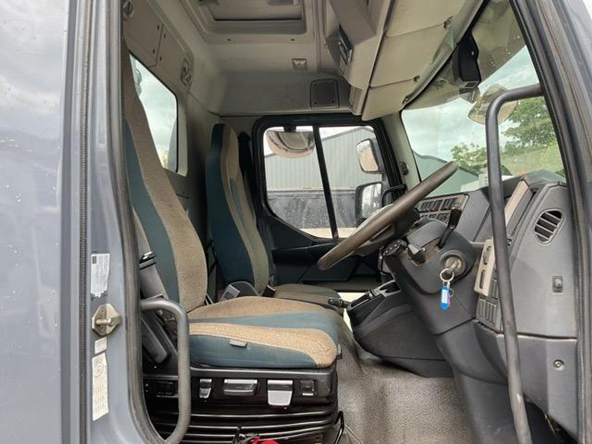 Used 2019 Volvo FL250 4x2 Skiploader