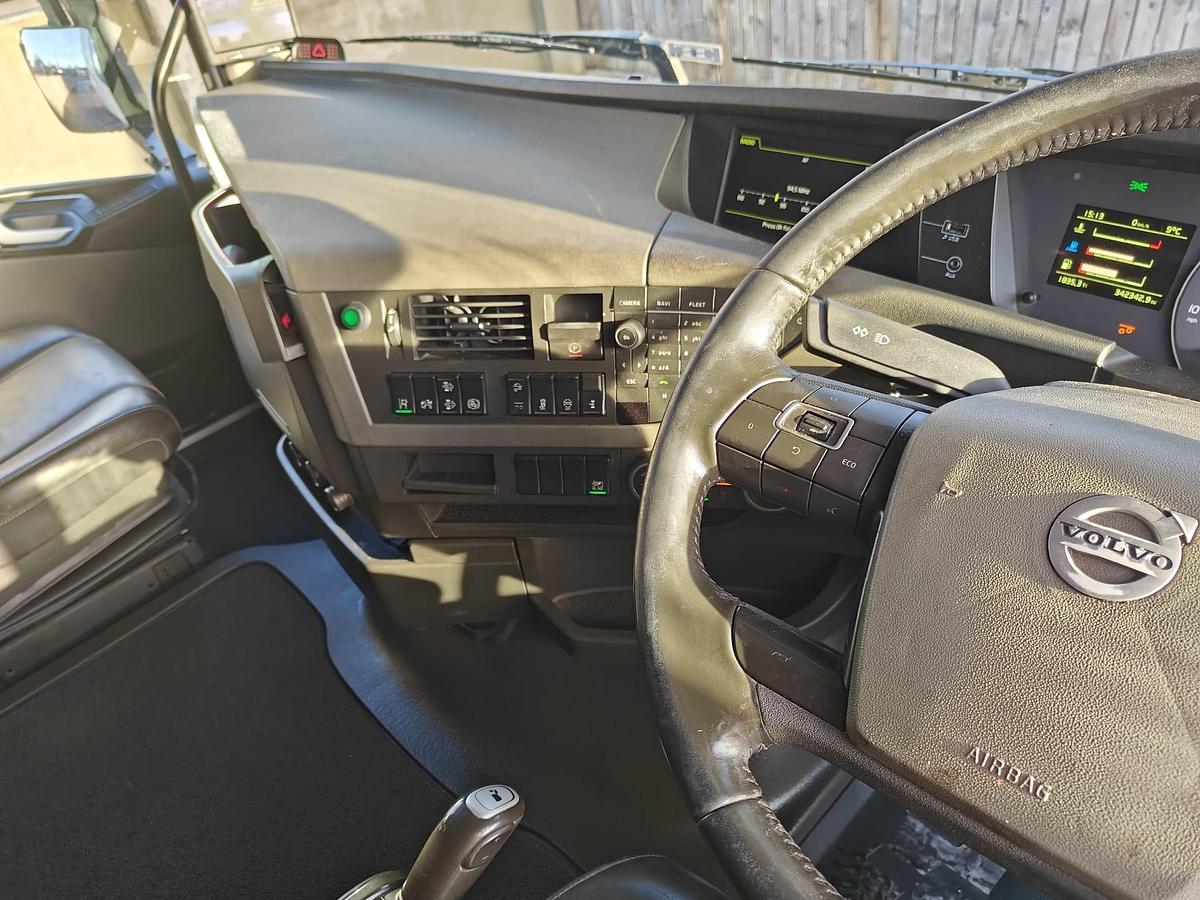 Used 2021 Volvo FH500 6x2 Tag Axle