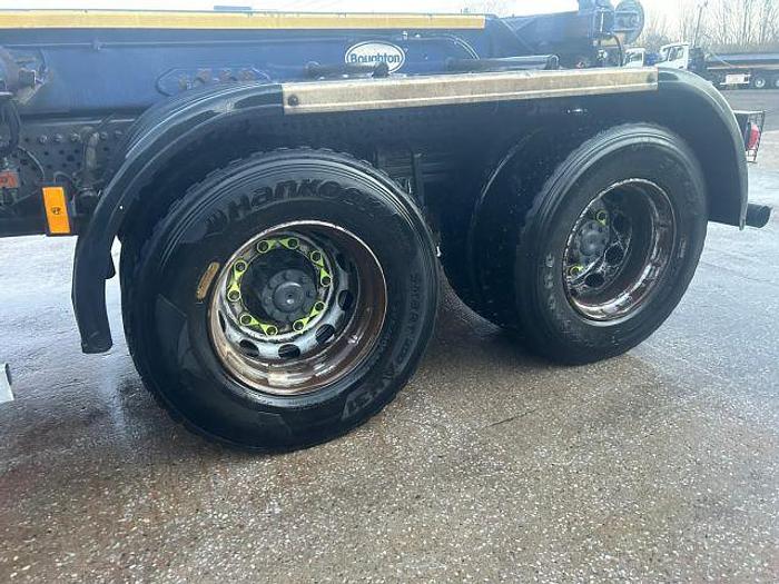 Used 2020 (20) Mercedes Arocs 3240 8x4 Hookloader