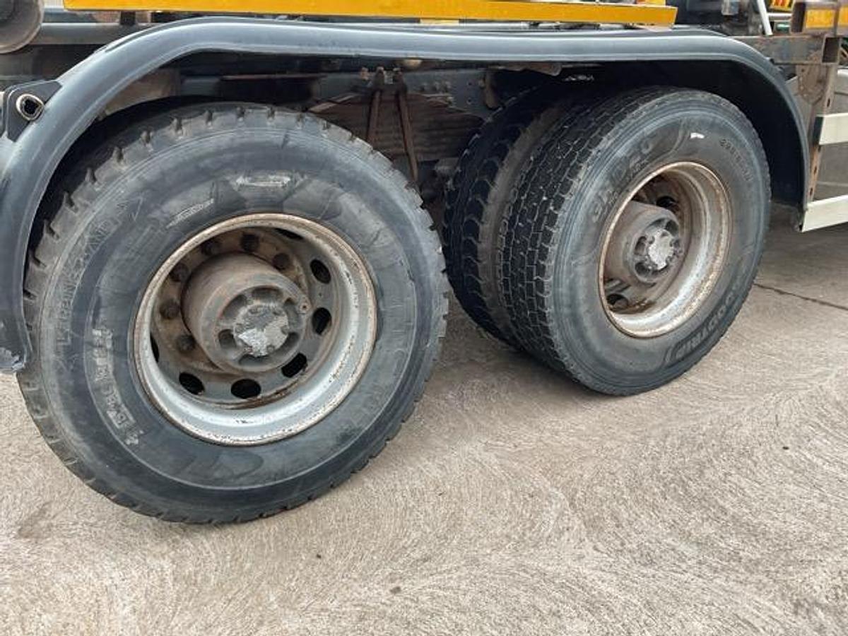 Used 2013 (13) Volvo FM380 8x4 Hookloader