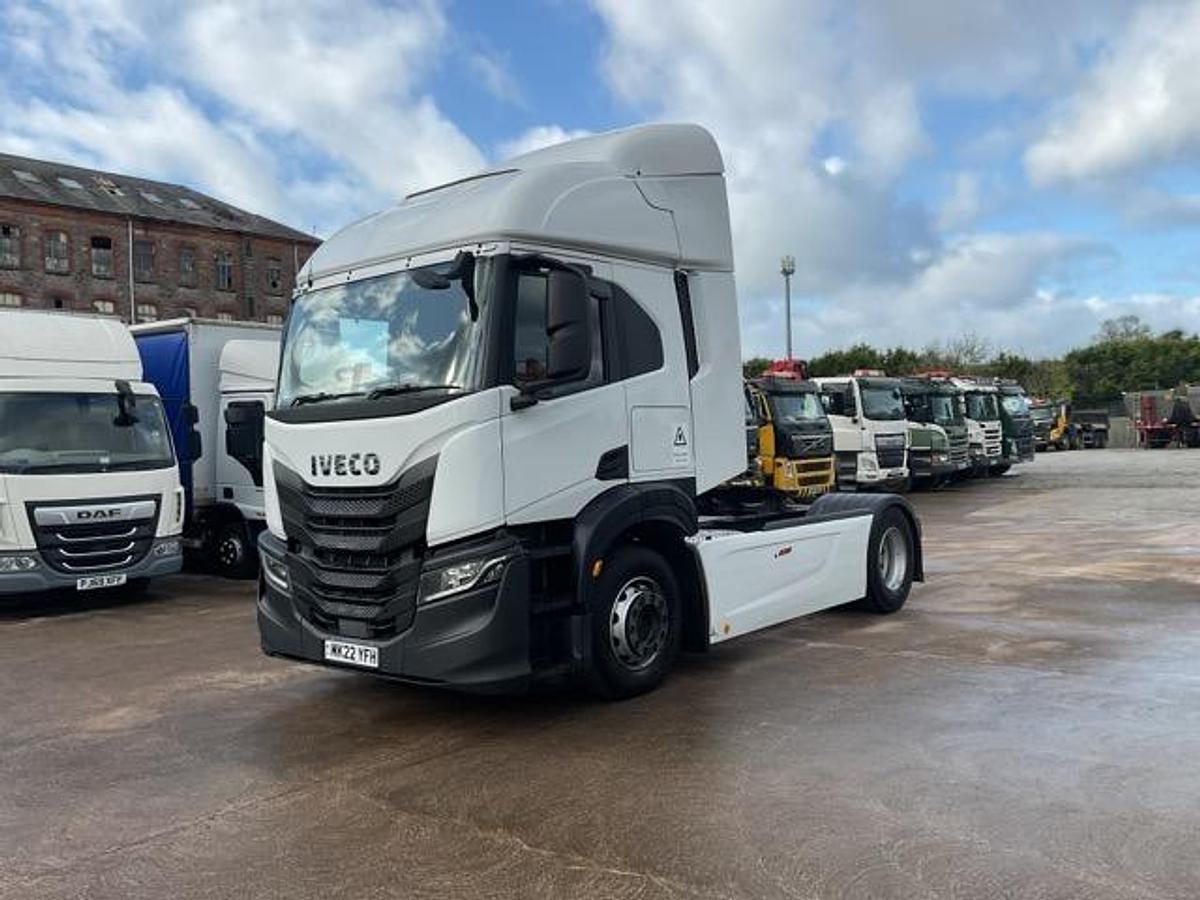 Used 2022 Iveco S Way 420 4x2 T/Unit
