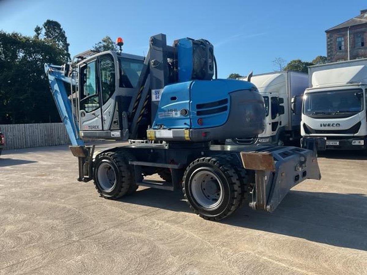 Used 2015 Terex Fuchs MHL250 Material Handler