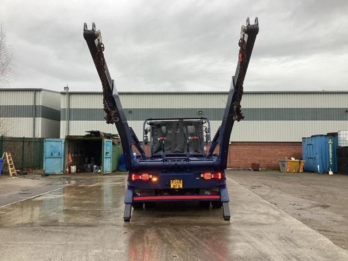 Used 2018 (68) Volvo FL280 4x2 18T Skiploader