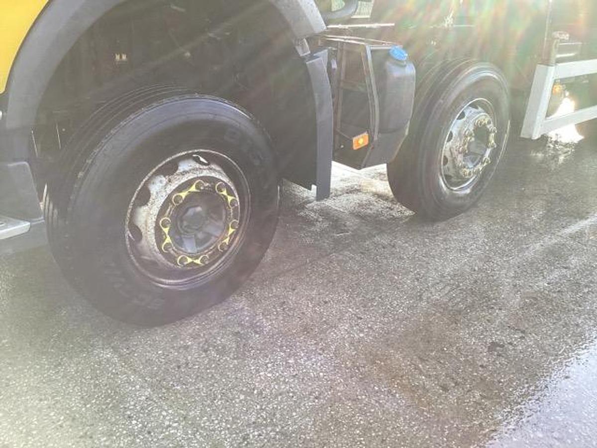 Used 2016 Volvo FMX420 8x4 Steel Tipper