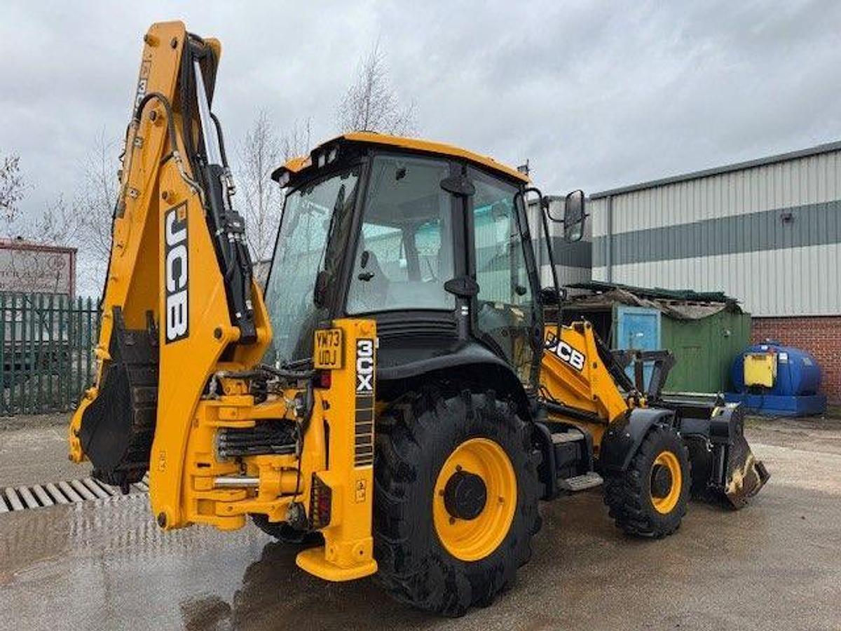 Used 2024 JCB 3CX Sitemaster Backhoe Loader