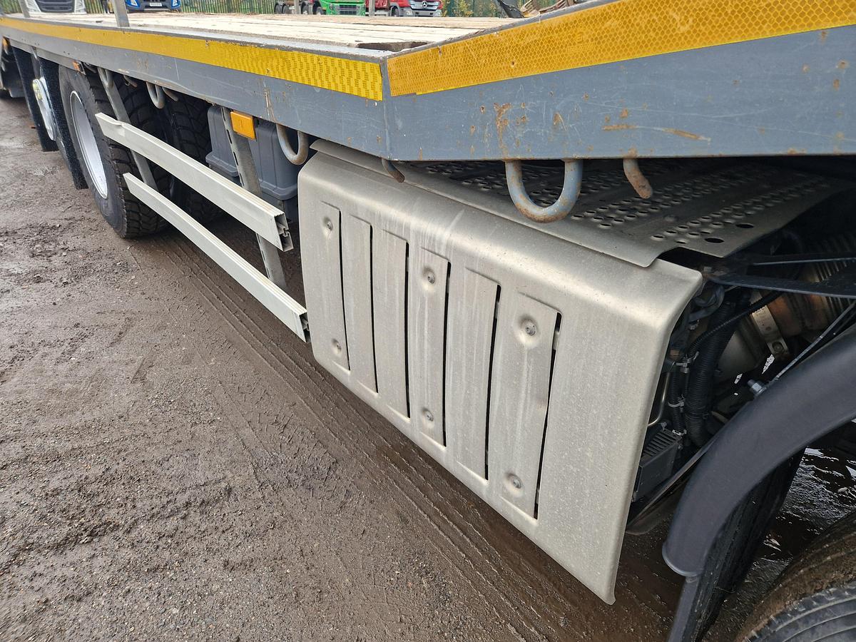 Used 2018 (18) Mercedes Arocs 3240 8x2 Rearlift Beavertail