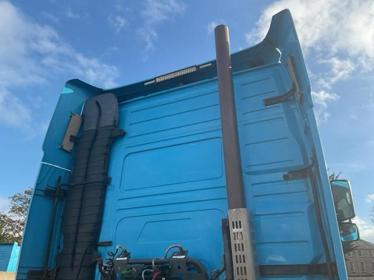 Used 2007 Volvo FH480 6x2 Twin Wheel Tag Axle