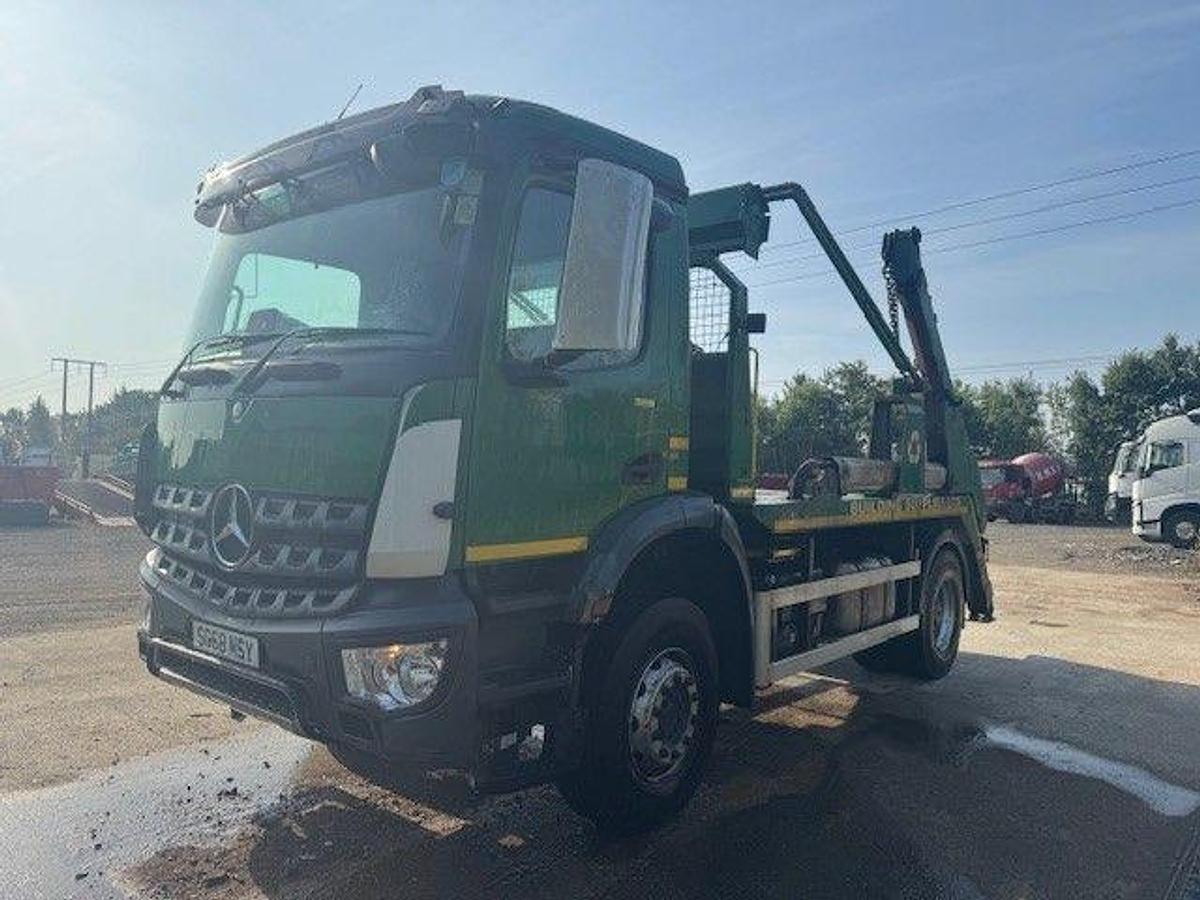 Used 2018 (68) Mercedes Arocs 1824 4x2 18T Skiploader