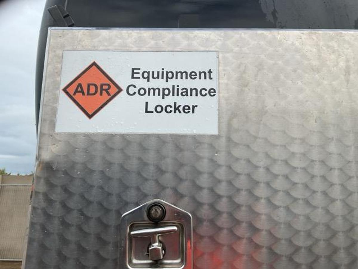 Used 2011 Scania R400 6x2 Fuller Vacuum Tanker