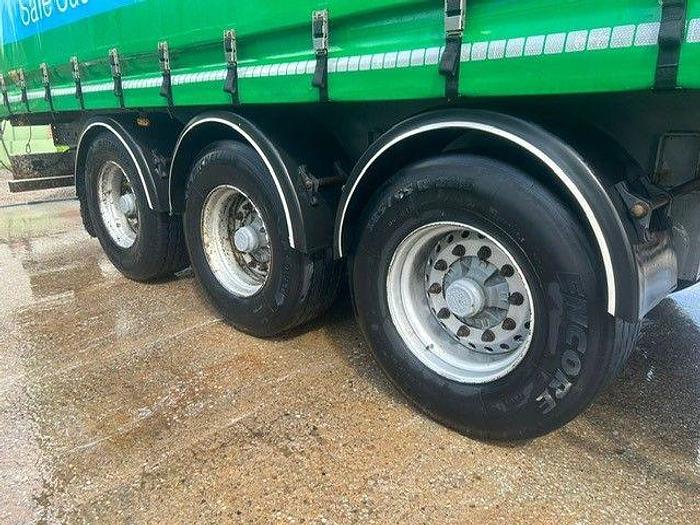 Used 2015 SDC Tri Axle Curtainsider Trailer