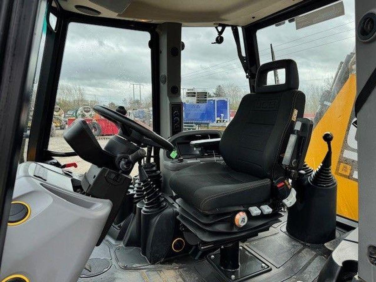 Used 2024 JCB 3CX Sitemaster Backhoe Loader