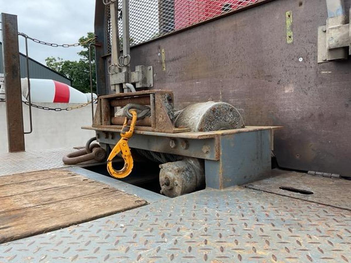 Used 2017 Mercedes Arocs 3240 8x2 Cheesewedge Beavertail