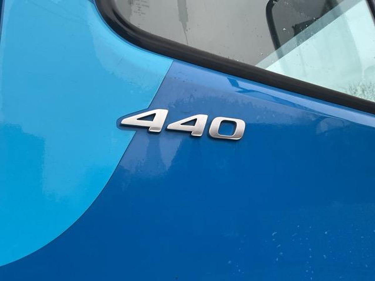 Used 2017 DAF CF440 8x4 Hookloader