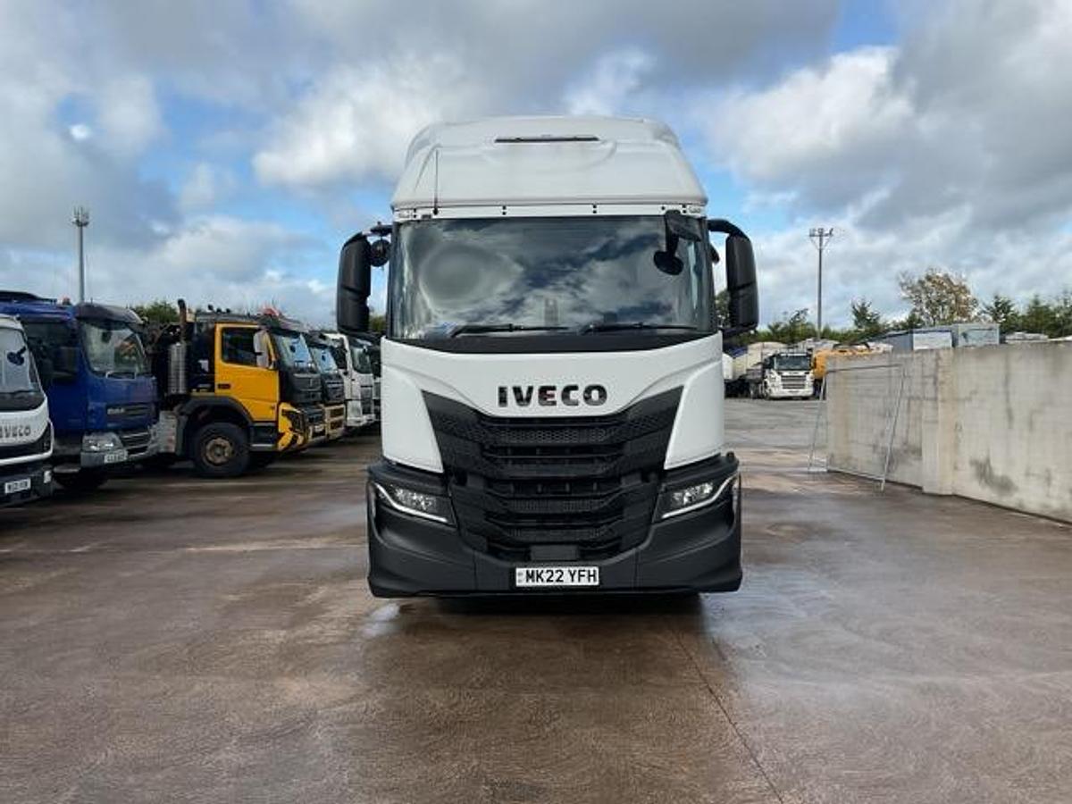 Used 2022 Iveco S Way 420 4x2 T/Unit