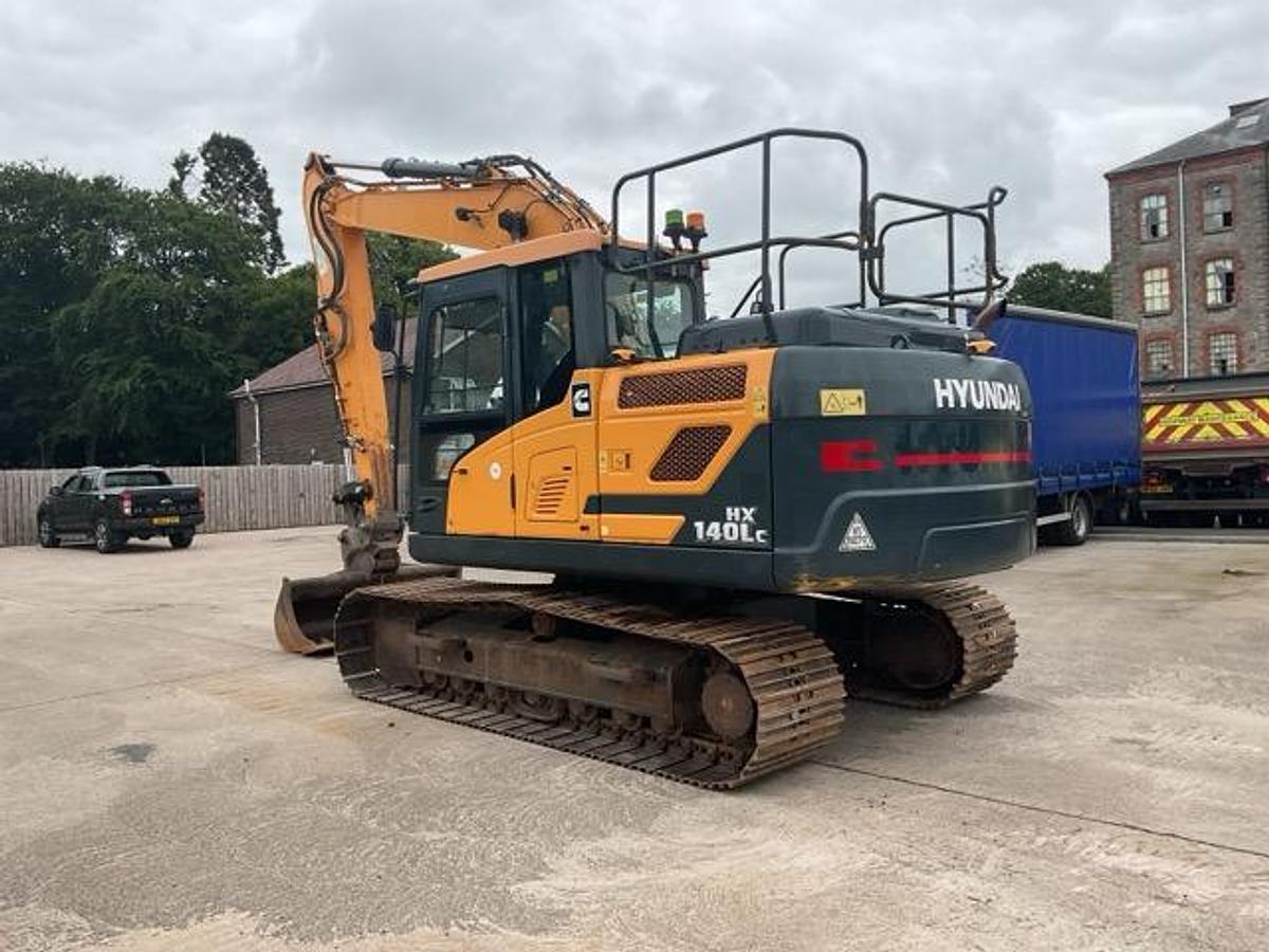 Used 2021 Hyundai HX140LC Tracked Excavator