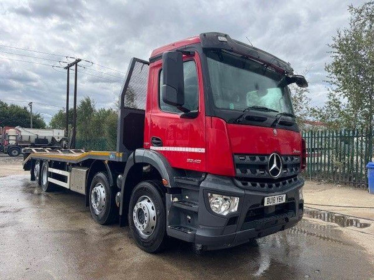 Used 2018 (18) Mercedes Arocs 3240 8x2 Rearlift Beavertail