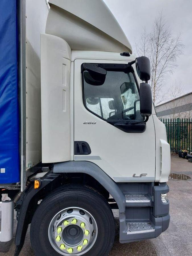 Used 2024 (74) DAF LF260 4x2 18T Curtainsider