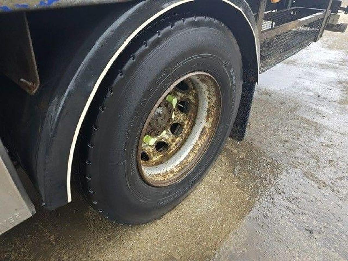 Used 2016 DAF LF250 4x2 18T Flatbed