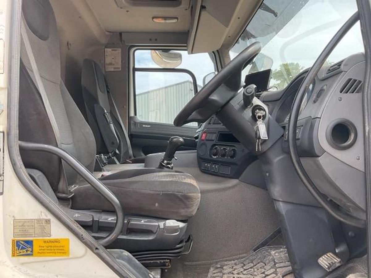 Used 2017 (17) DAF CF440 8x4 Steel Tipper Grab