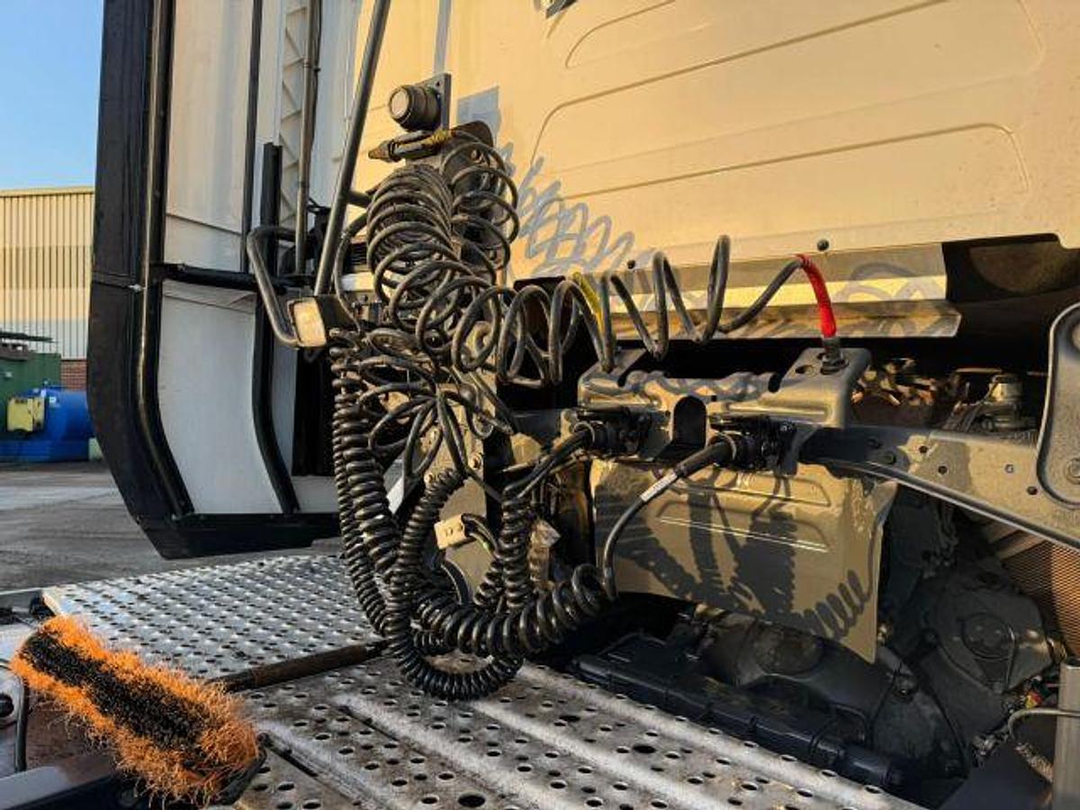 Used 2025 (25) Scania S770 V8 6x2 Rearlift