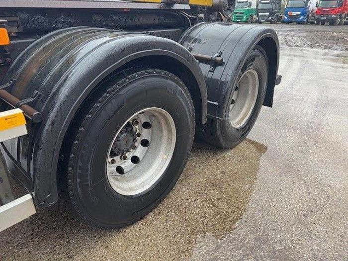 Used 2016 (16) Volvo FM410 8x4 Hookloader