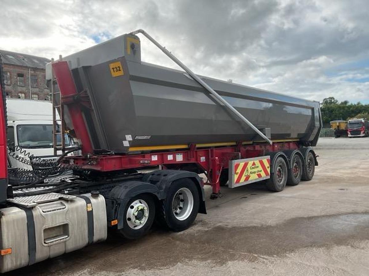 Used 2015 Weightlifter Tri Axle Tipping Trailer